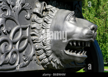 Détail du Tsar Cannon (1586) au Kremlin, à Moscou, Russie Banque D'Images