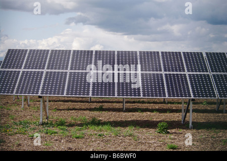 L'énergie solaire à l'extérieur de l'usine Banque D'Images