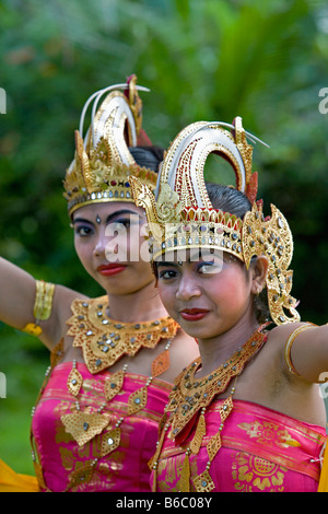 L'Indonésie, Sambirenteng, Bali, danseurs traditionnels ( femelle ) Banque D'Images