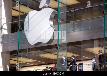 Shopping à l'Apple Store de Sydney. Sydney NSW Australie. Banque D'Images