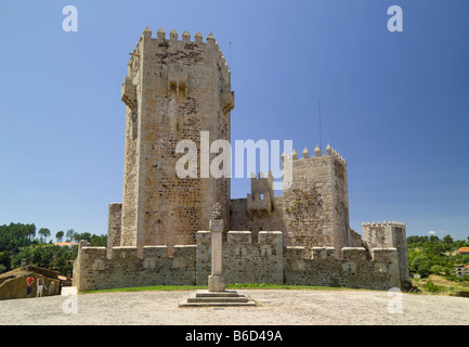 Le Portugal, le quartier de Baixa, près de Covilha, Sabugal, l'un des Templiers châteaux médiévaux. Banque D'Images