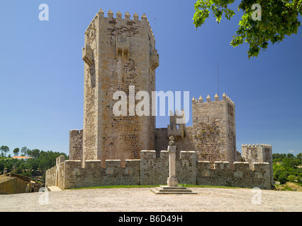 Le Portugal, le quartier de Baixa, près de Covilha, Sabugal, l'un des Templiers châteaux médiévaux. Banque D'Images