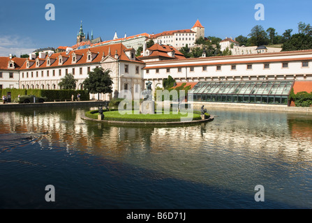 Palais Wallenstein étang jardin Ornement Mala Strana Prague RÉPUBLIQUE TCHÈQUE Banque D'Images