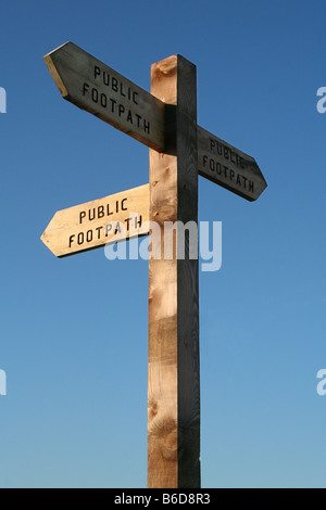 Sentier Public Sign Post entre Maldon, Essex et Northey Island,UK Banque D'Images