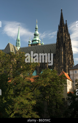 La Cathédrale St Vitus QUARTIER DU CHÂTEAU HRADCANY PRAGUE PRAHA RÉPUBLIQUE TCHÈQUE Banque D'Images