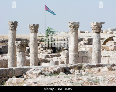 Les colonnes en pierre ruines de l'église byzantine SUR CITADEL HILLTOP AMMAN JORDANIE Banque D'Images