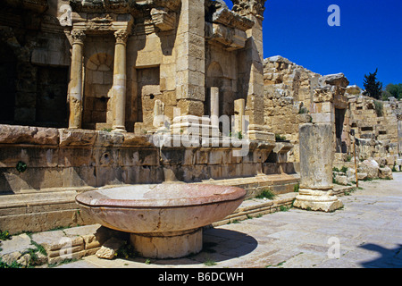 Détail de l'avant du Nymphée dans les ruines de la ville romaine de Jerash, Jordanie 0204 Banque D'Images