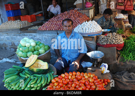 Marché de légumes, à New market area, Bhopal, Madhya Pradesh, Inde. Banque D'Images