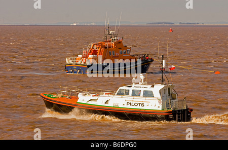 Bateau-pilote HUMBER ET LIFEBOAT Banque D'Images