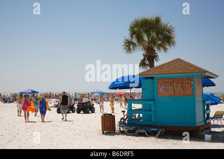 Spring break time sur Siesta Key public beach sur la côte du golfe de Floride Banque D'Images