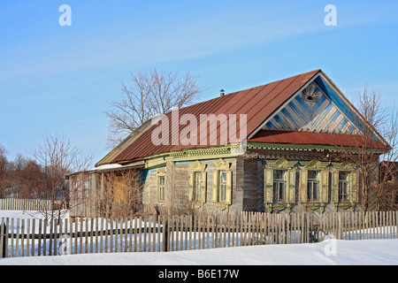 Maison en bois en milieu rural, Tatarstan, Russie Banque D'Images