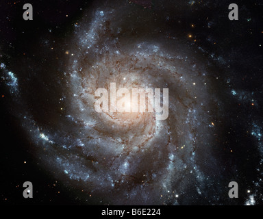 Galaxie spirale M101, télescope spatial Hubble image. M101 est également connu sous le nom de Pinwheel Galaxy. Banque D'Images
