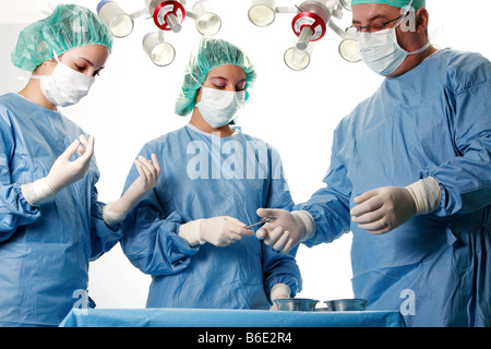Chirurgiens de l'opération. Banque D'Images