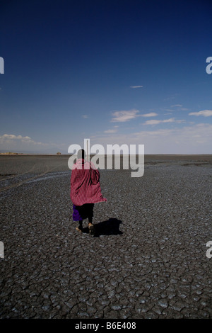 Les jeunes sur le lac Natron Masaai Banque D'Images