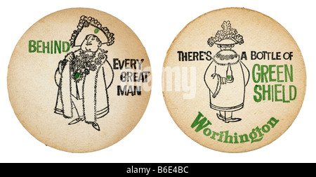 Derrière chaque grand homme, Worthington maire theres une bouteille de Green Shield beermat coaster reste verres de boissons Bière hou Public Banque D'Images