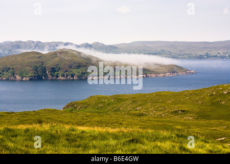 Scotch mist sur l'île de brebis dans Loch Ewe, Wester Ross, Highland, Scotland Banque D'Images