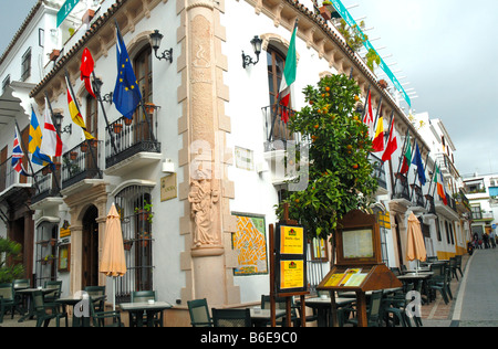 Restaurant dans la vieille ville de Marbella, Costa del Sol, Andalousie, Espagne Banque D'Images