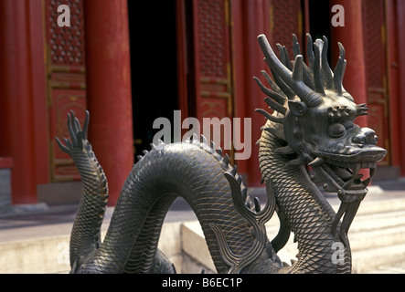 Dragon de bronze, Hall de la bienveillance et de la longévité, Summer Palace, Beijing, Beijing 9 Minzu Yuan, municipalité, Chine, Asie Banque D'Images