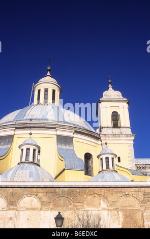 Détail des dômes et de la tour de la basilique royale de Saint François le Grand / Real Basílica de San Francisco el Grande, Madrid, Espagne Banque D'Images