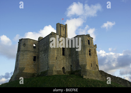 Tôt le matin, au château de Warkworth, Warkworth, Northumberland, England Banque D'Images