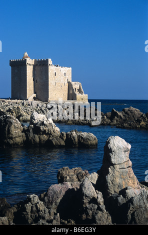 Saint Honorat monastère fortifié (c11-15e), l'île Saint Honorat (île), près de Cannes, Côte d'Azur, France Banque D'Images