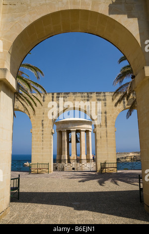 Bell siège monument, World War II Memorial, Barracca Gardens, La Valette, Malte Banque D'Images