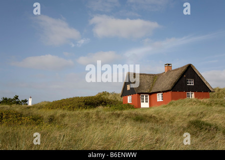 Maison de vacances dans les dunes de Blaavand, Mer du Nord, au Danemark, en Scandinavie, dans le Nord de l'Europe Banque D'Images