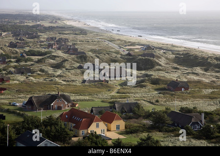 Maisons de vacances dans les dunes de Blaavand, Mer du Nord, au Danemark, en Scandinavie, dans le Nord de l'Europe Banque D'Images