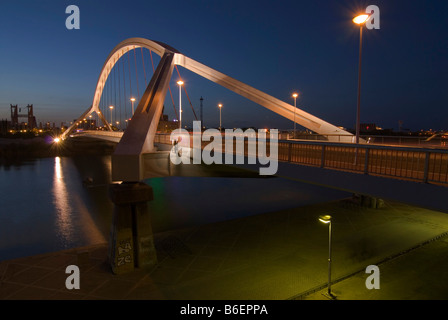 Puente de la Barqueta, un pont sur la rivière Guadalquivir, construit pour l'Expo 1992 à Séville, Andalousie, Espagne, Europe Banque D'Images