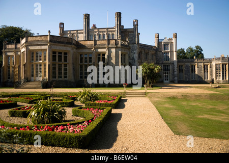 Château de Highcliffe, construit 1831 et récemment restauré dans sa gloire. Banque D'Images