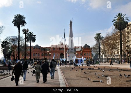 Plaza de Mayo et la Casa Rosada, le siège du gouvernement, Buenos Aires, Argentine, Amérique du Sud Banque D'Images