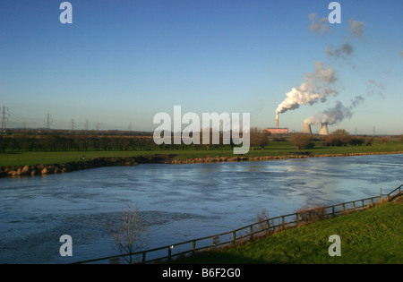 Cottam power station in the Trent Valley fournissant de l'électricité à l'est midalnds Banque D'Images