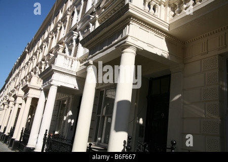 Maisons mitoyennes dans Notting Hill Gate, Londres Banque D'Images