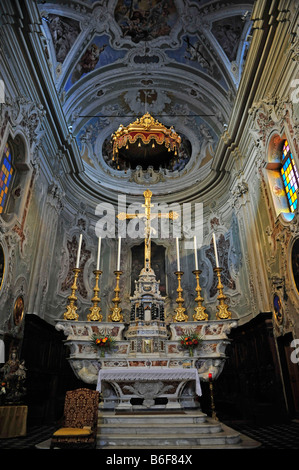 L'exposition de l'intérieur du choeur de l'église paroissiale de San Giovanni Battista dans Cervo, Riviera dei Fiori, Ligurie, Italie, Europe Banque D'Images