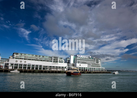 Ferries passagers navette cours des Princes Wharf, port de Waitemata, Auckland, Nouvelle-Zélande Banque D'Images