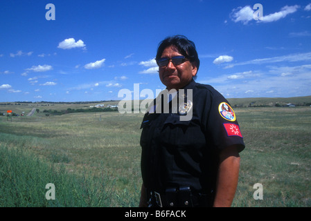 Agent de police Indien Sioux Oglala à Wounded Knee réserve de Pine Ridge dans le Dakota du Sud USA Banque D'Images