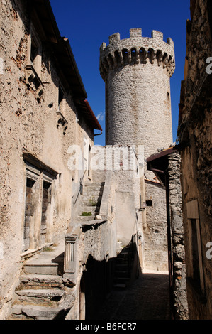 Tour fortifiée, San Stefano di Sessanio, Abruzzes, Italie, Europe Banque D'Images