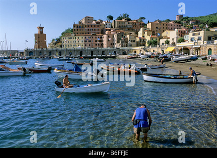 Bateaux, port, Rio Marina, l'île d'Elbe, province de Livourne, Toscane, Italie, Europe Banque D'Images