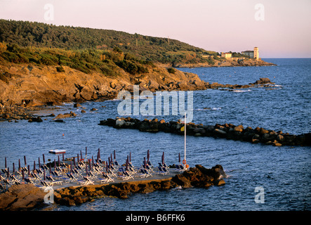 Boccale Castell et la station balnéaire près de Artignano, province de Livourne, Toscane, Italie, Europe Banque D'Images