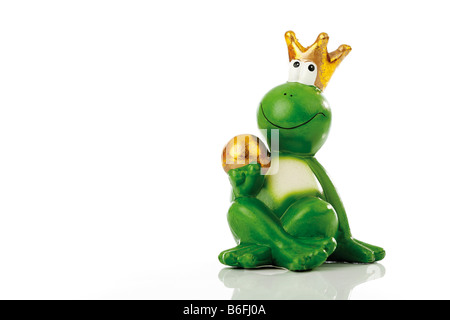 Frog prince ou roi tenant une boule d'or Banque D'Images