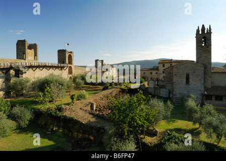 Monteriggioni Toscane Italie murs médiévaux entourant Monteriggioni Banque D'Images