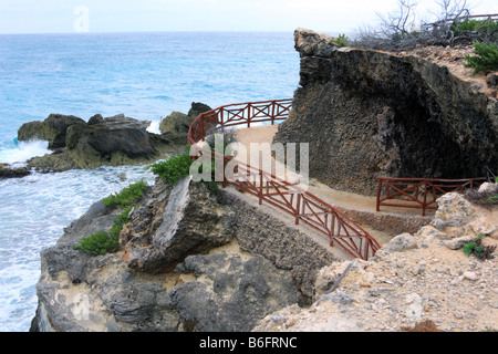 Promenade le long de la falaise de l'aube le point le plus à l'est du Mexique sur l'Isla Mujeres Banque D'Images