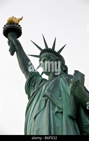 'Close up, statue de la liberté tenant flambeau' Banque D'Images