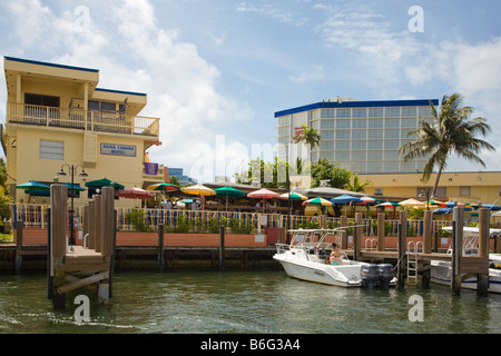 Restaurant et bar en plein air de l'Atlantique le long de l'Intracoastal Waterway de Fort Lauderdale en Floride Banque D'Images