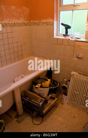 Salle de bains en rénovation dans la chambre moderne Banque D'Images