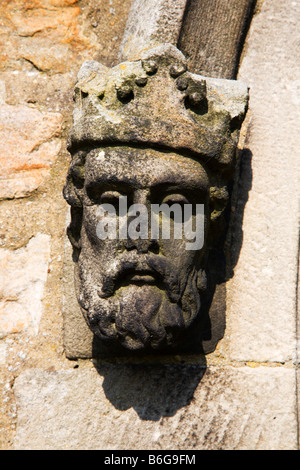 Tête en pierre sculptée à l'église St Oswalds Askrigg Wensleydale Yorkshire Banque D'Images