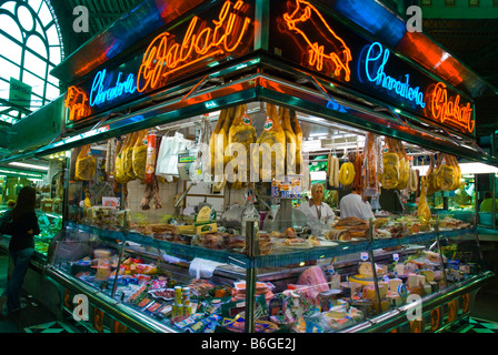 Blocage de la viande dans du Mercat de Sant Antoni market à Barcelone Espagne Europe Banque D'Images