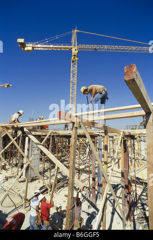 Grue de grande hauteur, la construction du bâtiment au site, Miami Banque D'Images