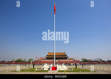 Flag fluttering en face de la Place Tiananmen Banque D'Images