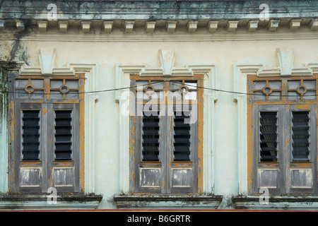 Les fenêtres des maisons d'avant-guerre, Seremban, Malaisie Banque D'Images